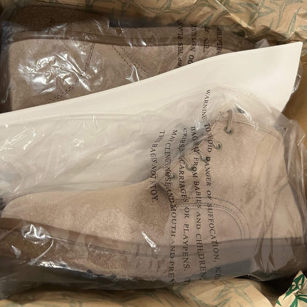 Eastland Goldsmith Plain Toe Boots - Picture 6 of 6